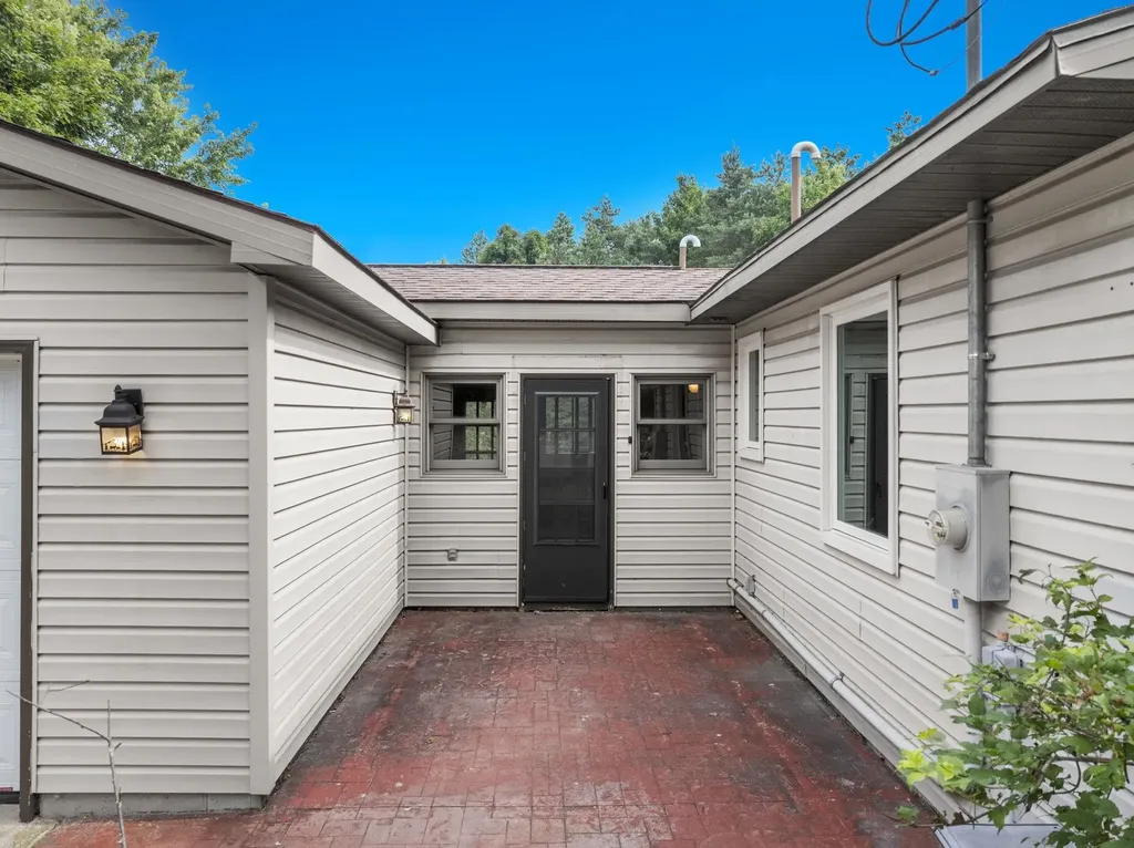 7788 Love Road Benzonia Township MI 49616