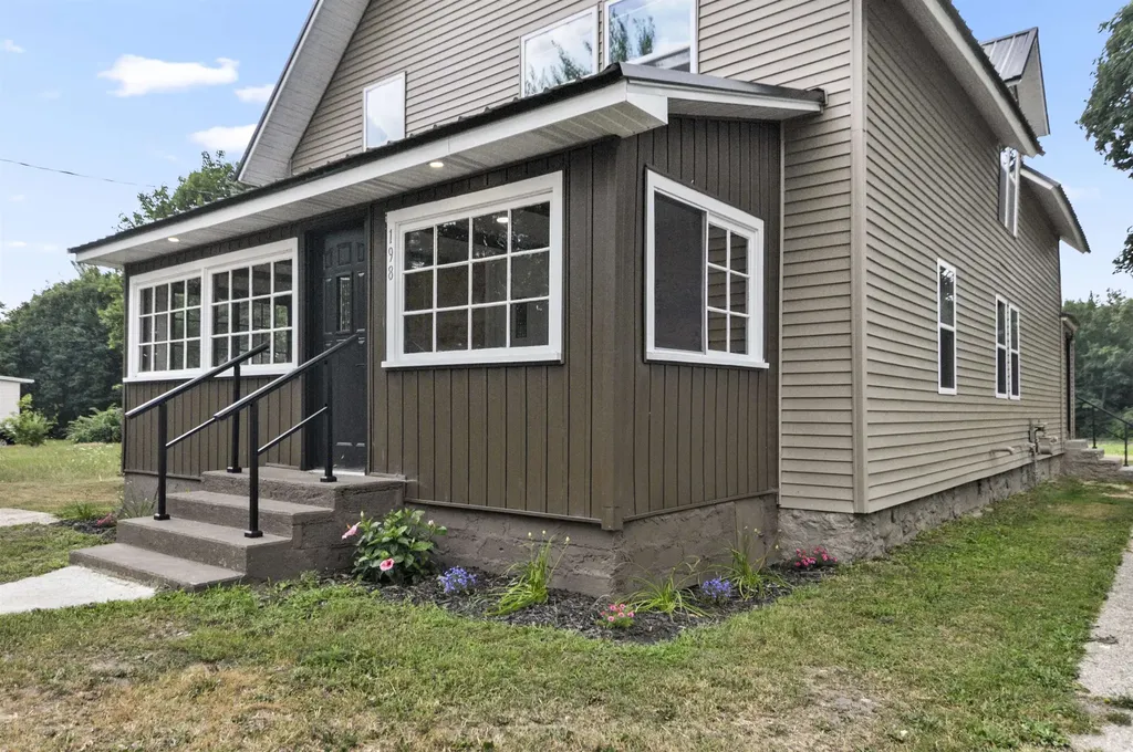 198 E Angel Avenue Fork Township MI 49305