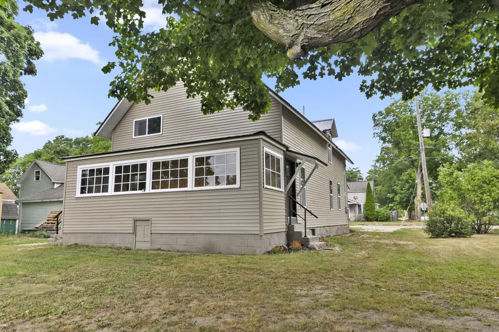 198 E Angel Avenue Fork Township MI 49305