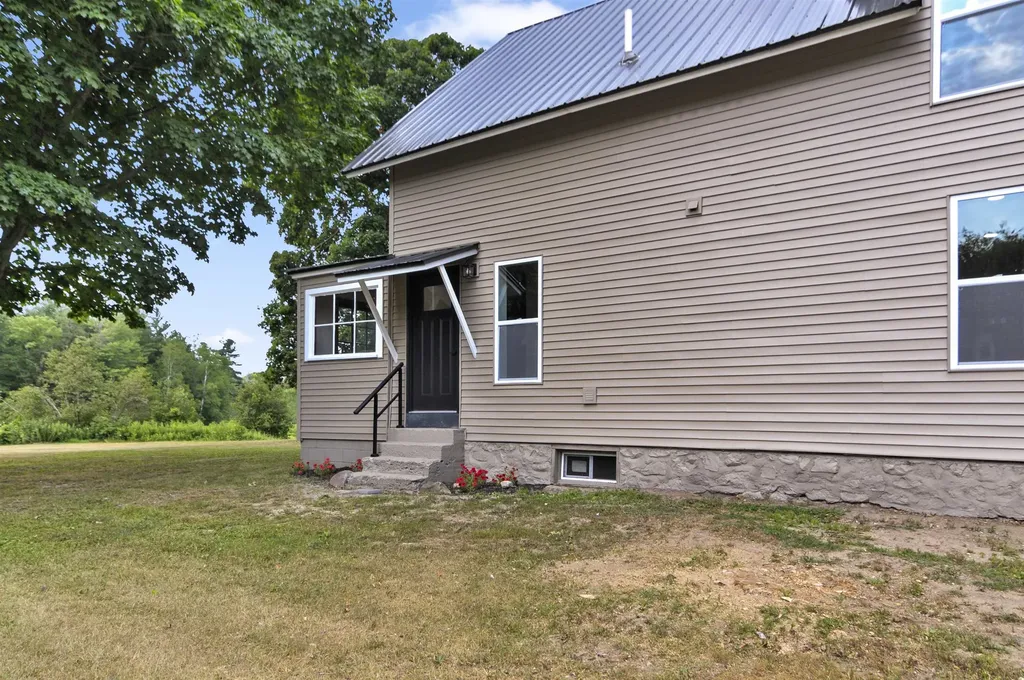 198 E Angel Avenue Fork Township MI 49305
