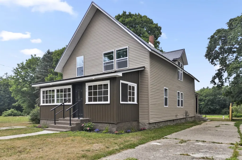 198 E Angel Avenue Fork Township MI 49305