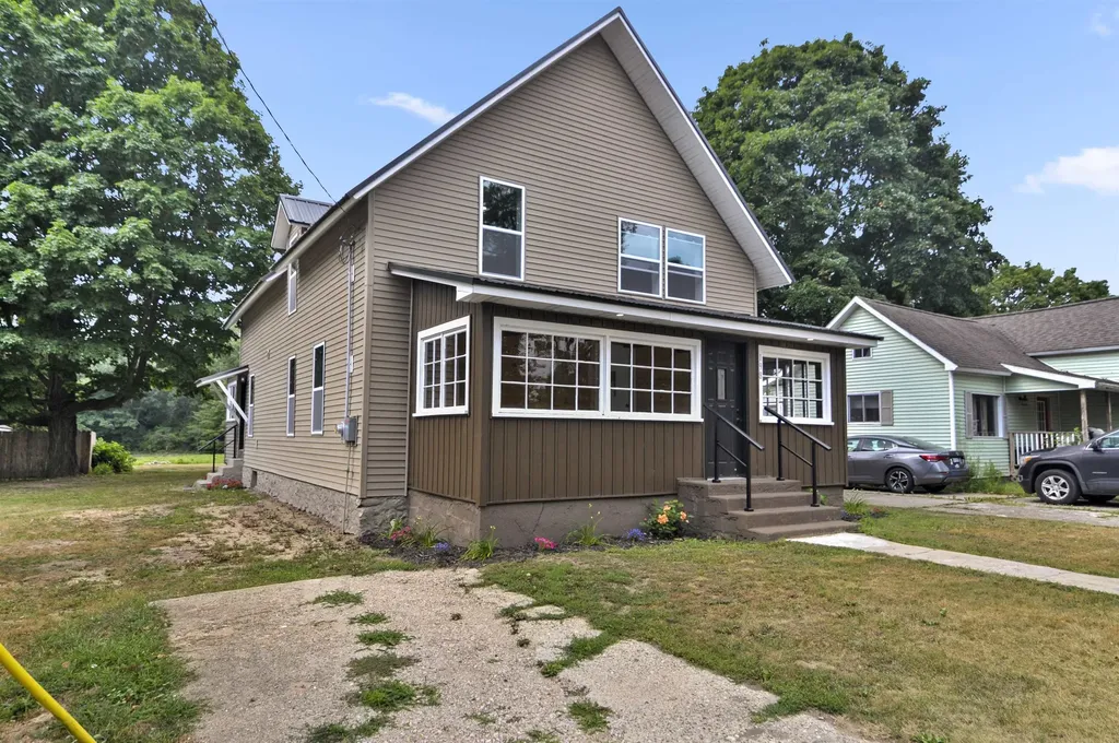 198 E Angel Avenue Fork Township MI 49305