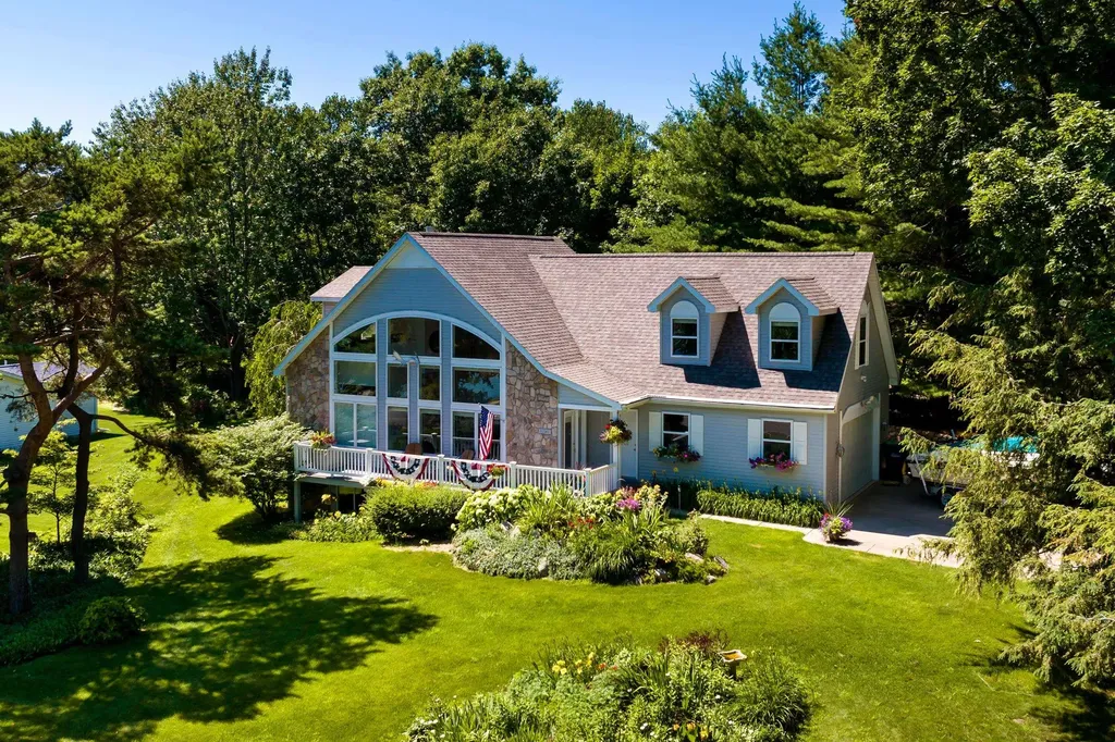11541 Bluff Road Peninsula Township MI 49686