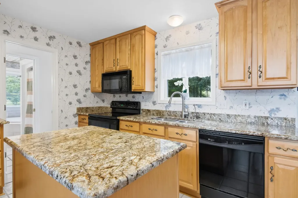 11541 Bluff Road Peninsula Township MI 49686