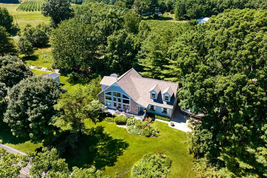 11541 Bluff Road Peninsula Township MI 49686