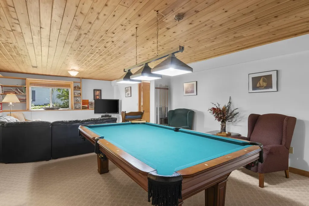 11541 Bluff Road Peninsula Township MI 49686