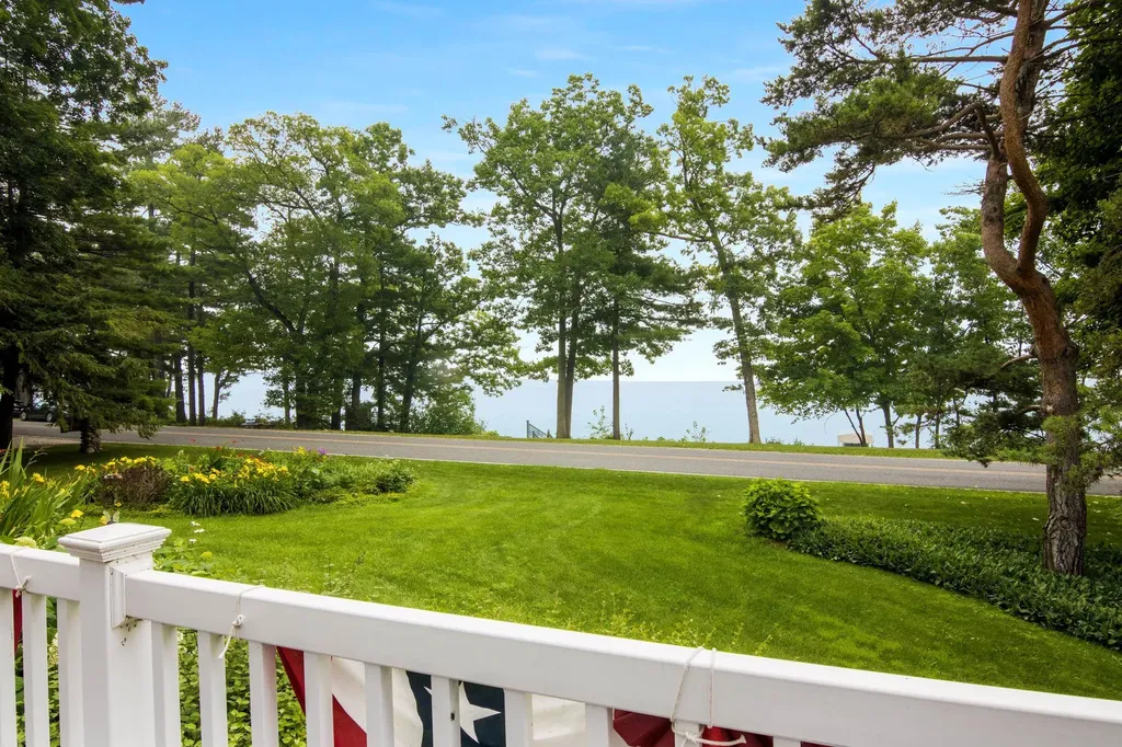 11541 Bluff Road Peninsula Township MI 49686