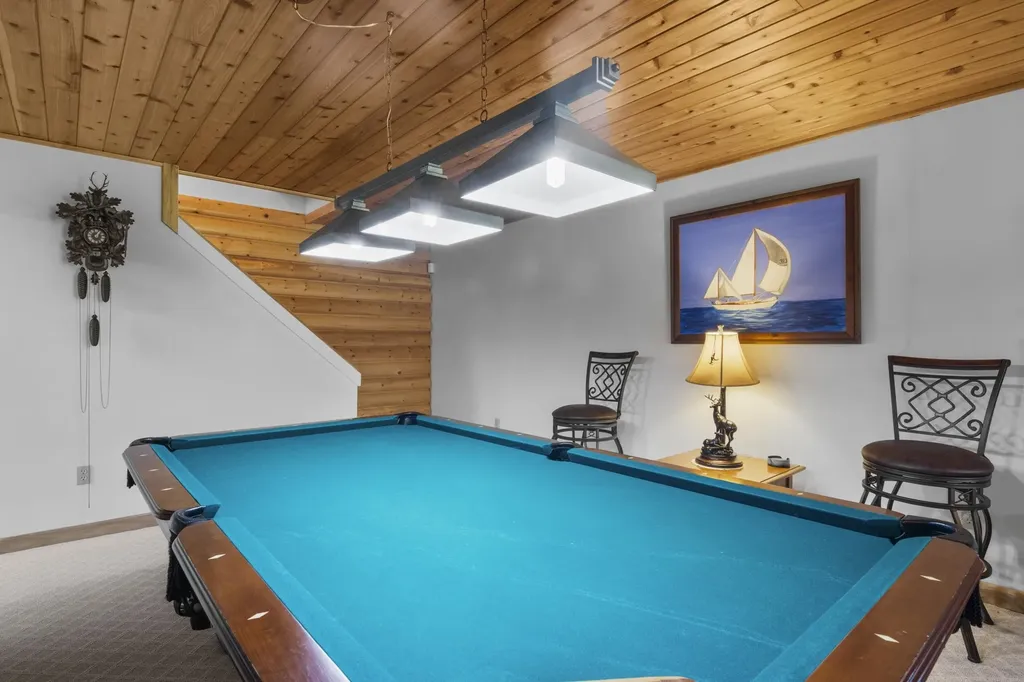 11541 Bluff Road Peninsula Township MI 49686