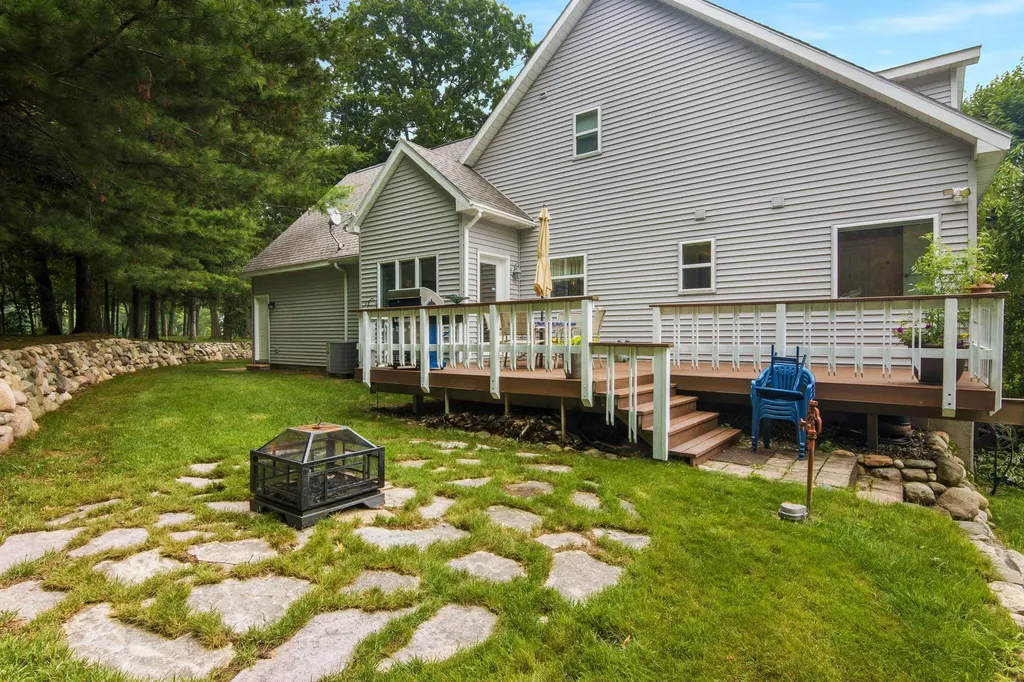11541 Bluff Road Peninsula Township MI 49686
