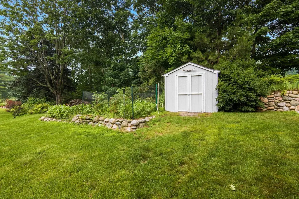 11541 Bluff Road Peninsula Township MI 49686