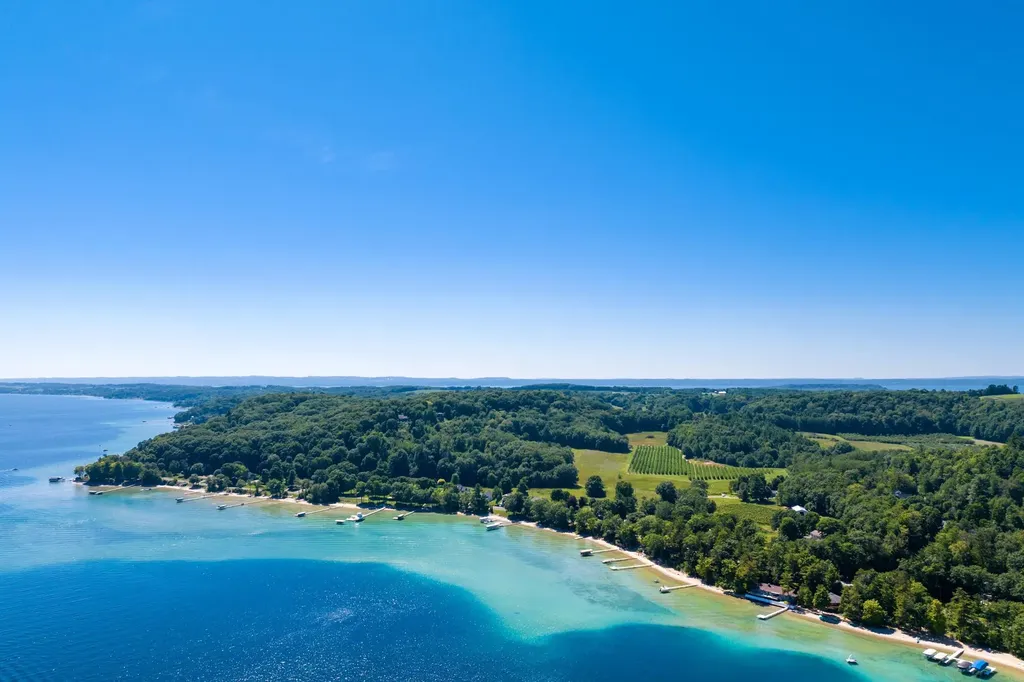 11541 Bluff Road Peninsula Township MI 49686