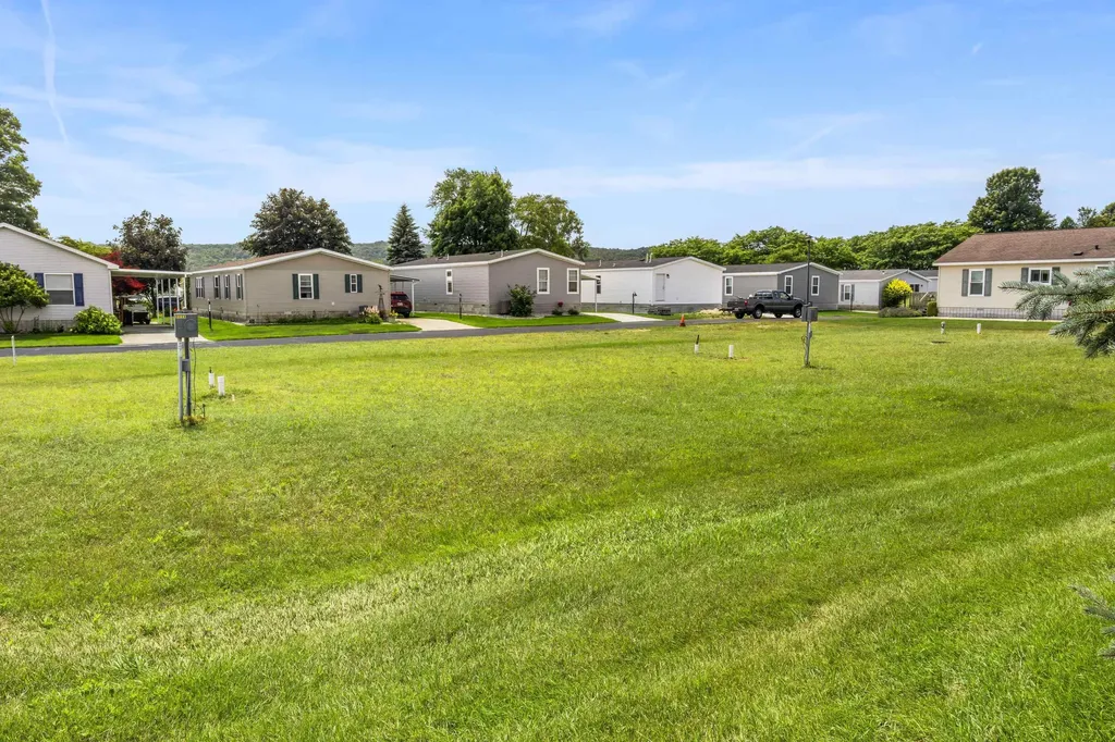 3316 Lakeland Drive Arcadia Township MI 49613