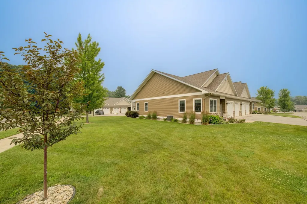 2235 Chelsea Lane Garfield Charter Township MI 49685