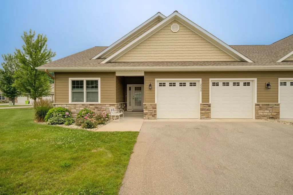 2235 Chelsea Lane Garfield Charter Township MI 49685