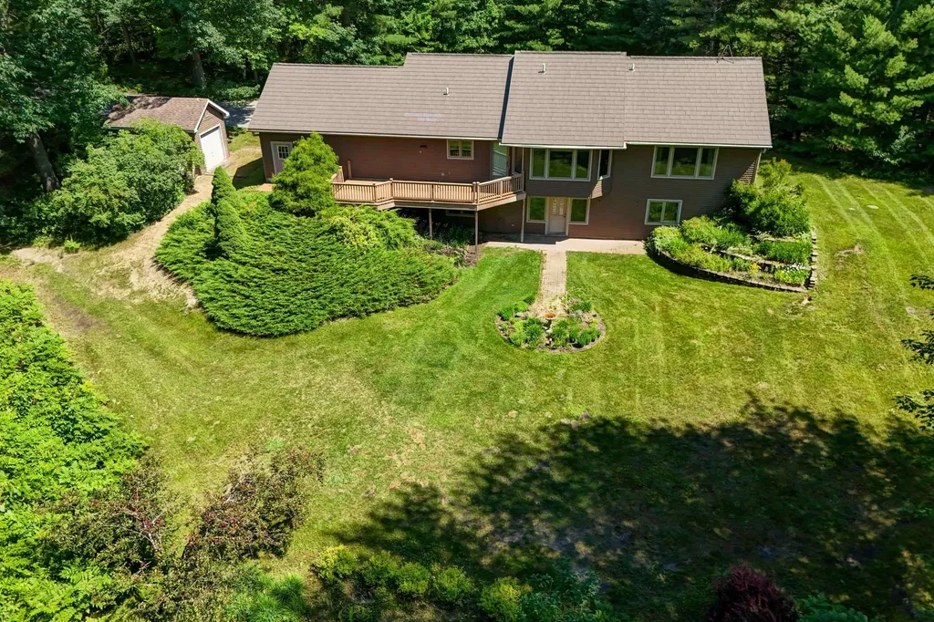 1225 Fernwood Drive Green Lake Township MI 49637