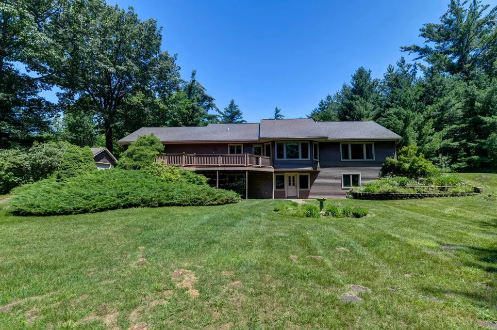 1225 Fernwood Drive Green Lake Township MI 49637