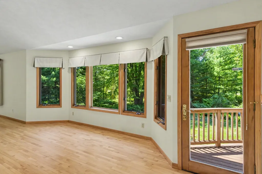 1225 Fernwood Drive Green Lake Township MI 49637