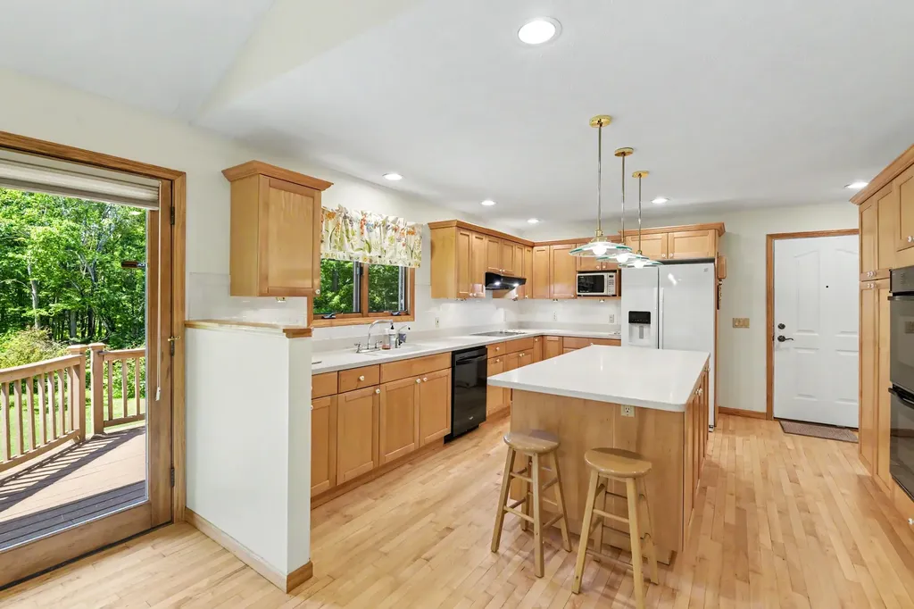1225 Fernwood Drive Green Lake Township MI 49637