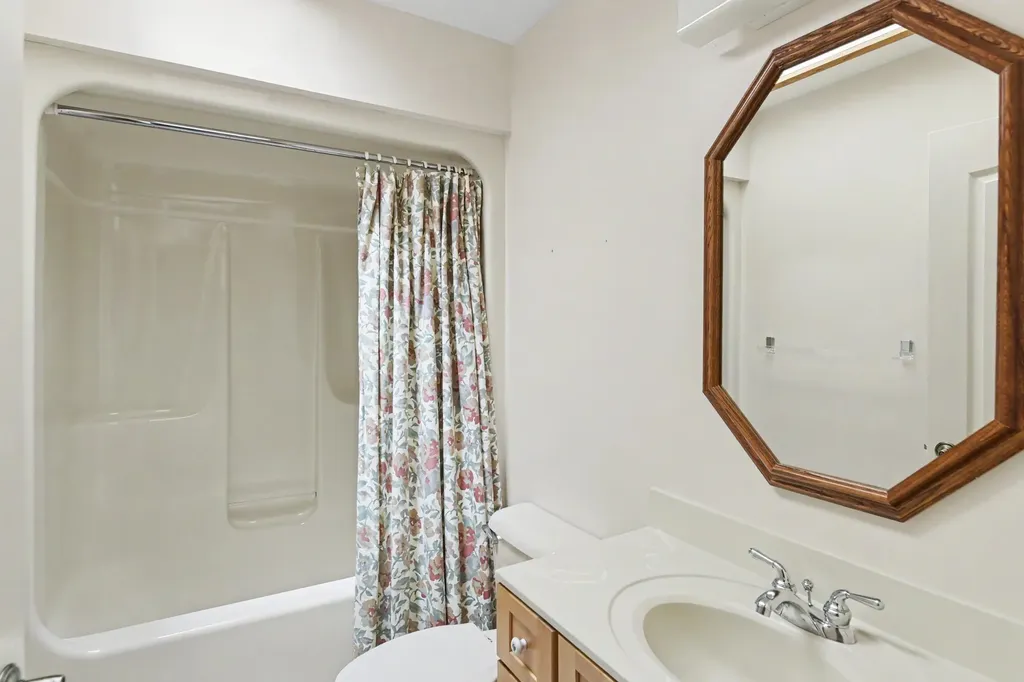 1225 Fernwood Drive Green Lake Township MI 49637