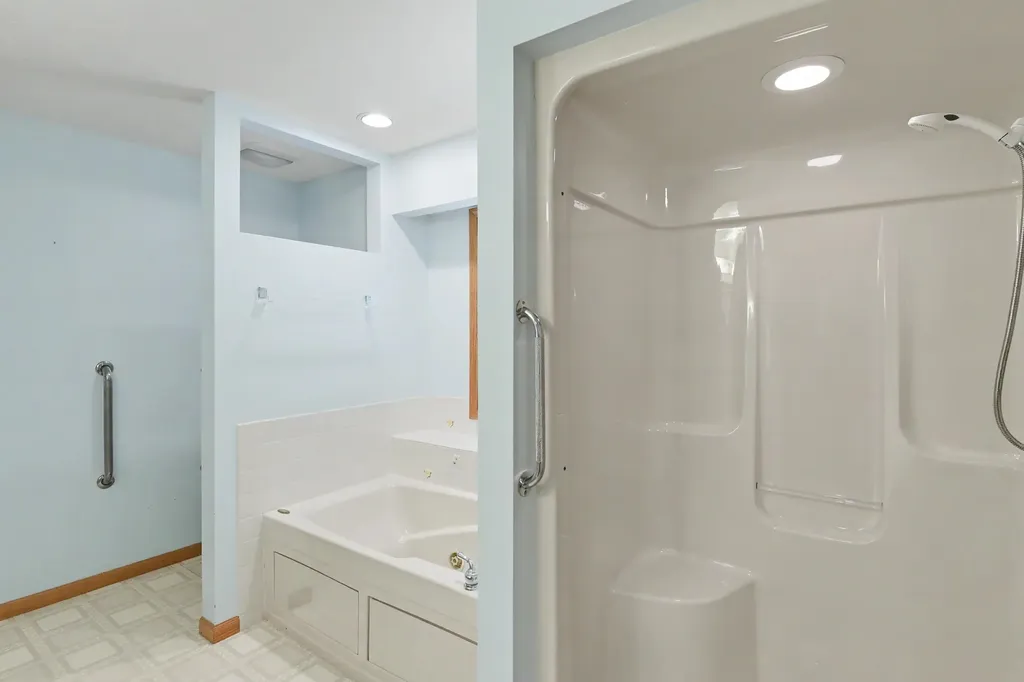 1225 Fernwood Drive Green Lake Township MI 49637