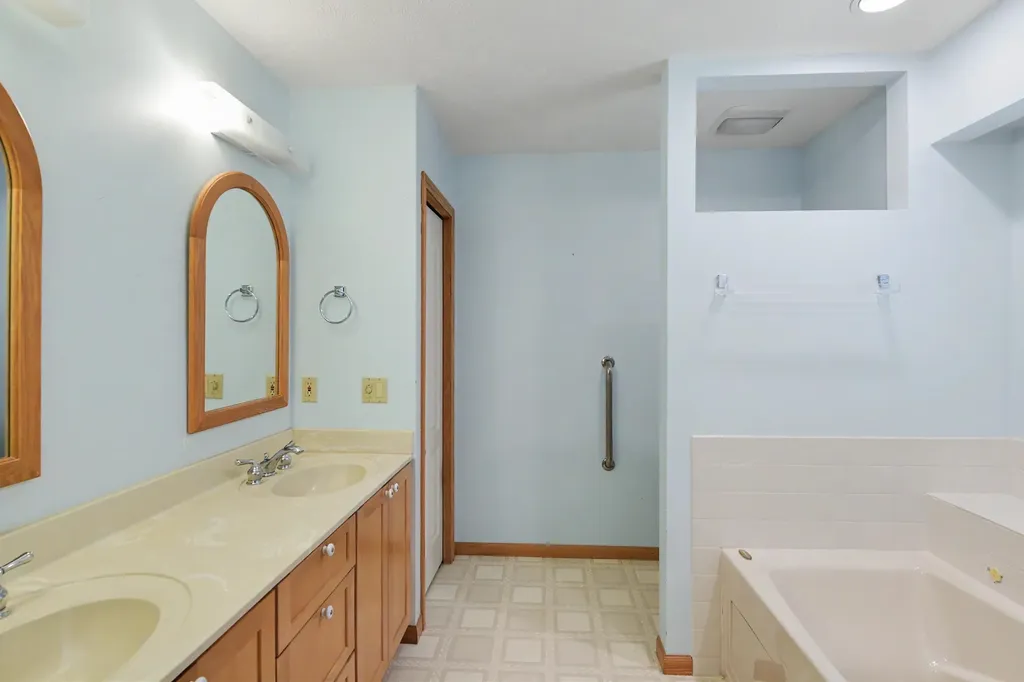 1225 Fernwood Drive Green Lake Township MI 49637