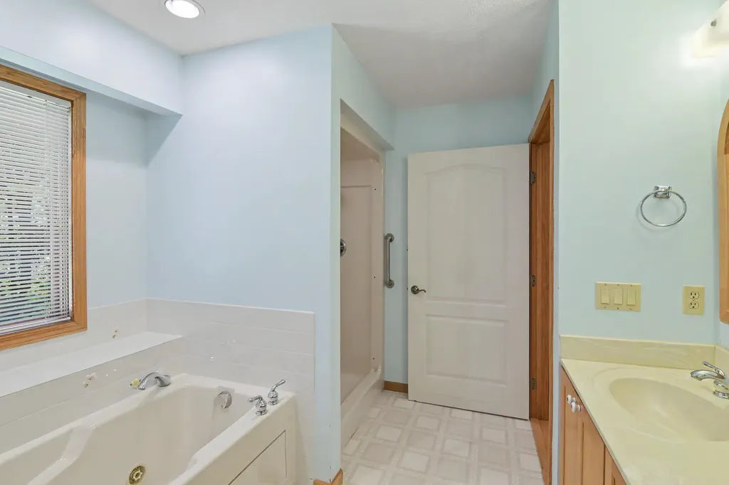 1225 Fernwood Drive Green Lake Township MI 49637