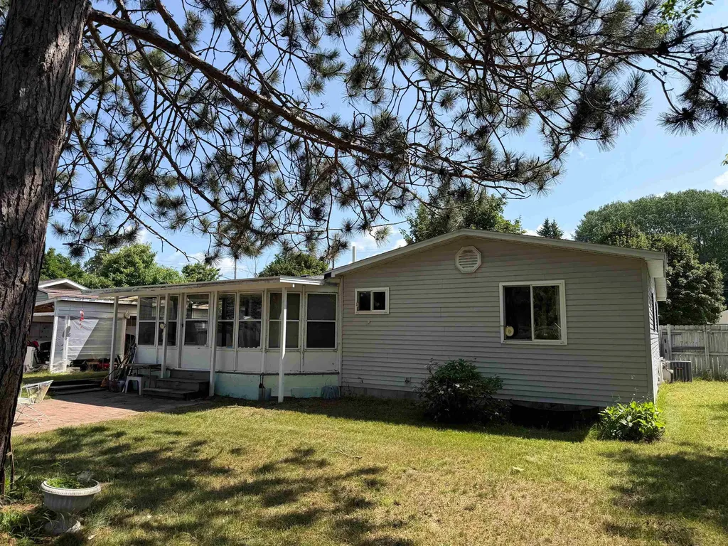 609 7th Street South Arm Township MI 49727