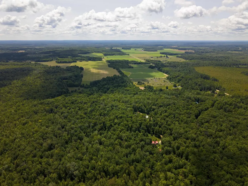 5333 SE Wintergreen Trail Excelsior Township MI 49646