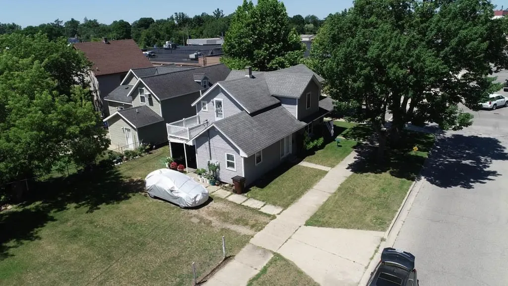 122 E River Street Cadillac City MI 49601
