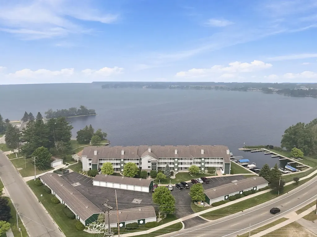 632 S Lake Street Cadillac City MI 49601