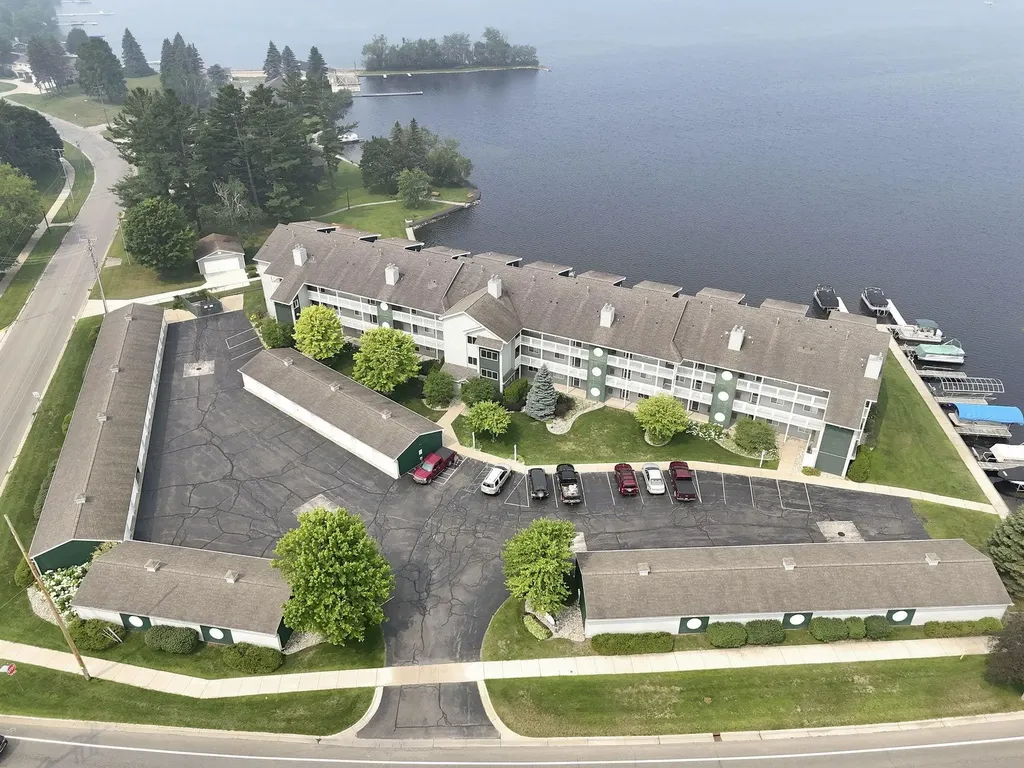 632 S Lake Street Cadillac City MI 49601
