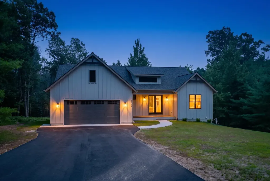 3494 Village Circle Drive East Bay Township MI 49686
