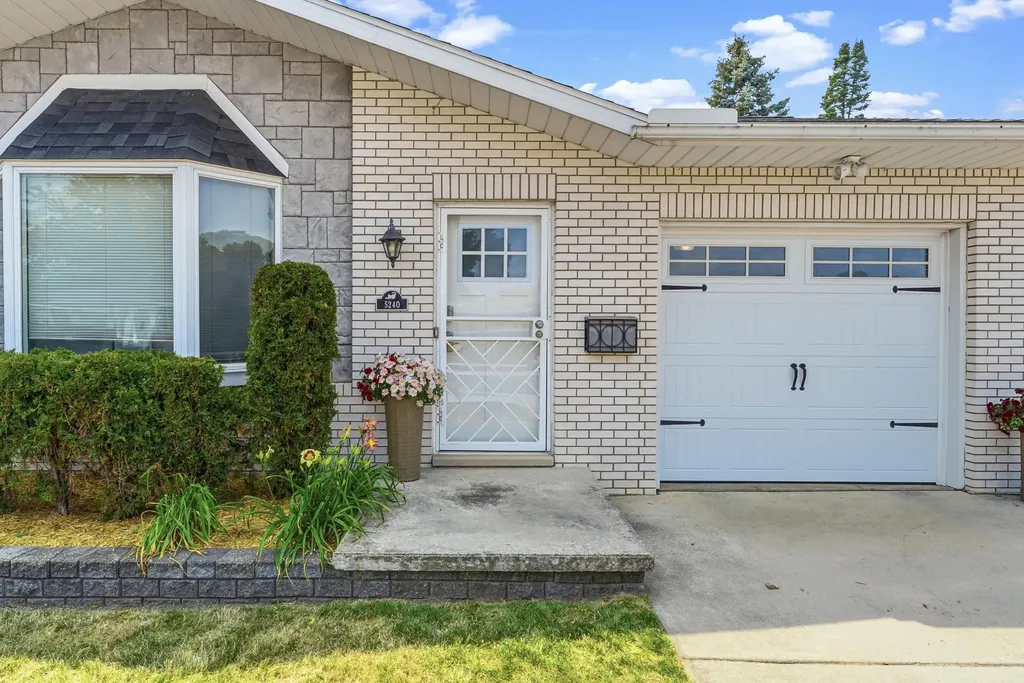 5240 Durwood Gaines Township MI 48473