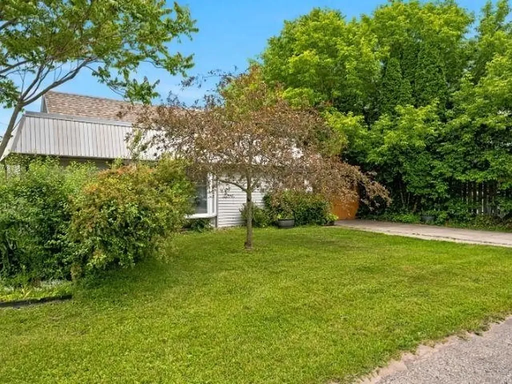 143 S Benzie Boulevard Benzonia Township MI 49617