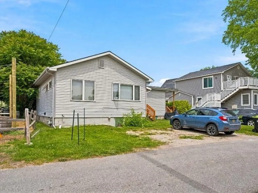 143 S Benzie Boulevard Benzonia Township MI 49617