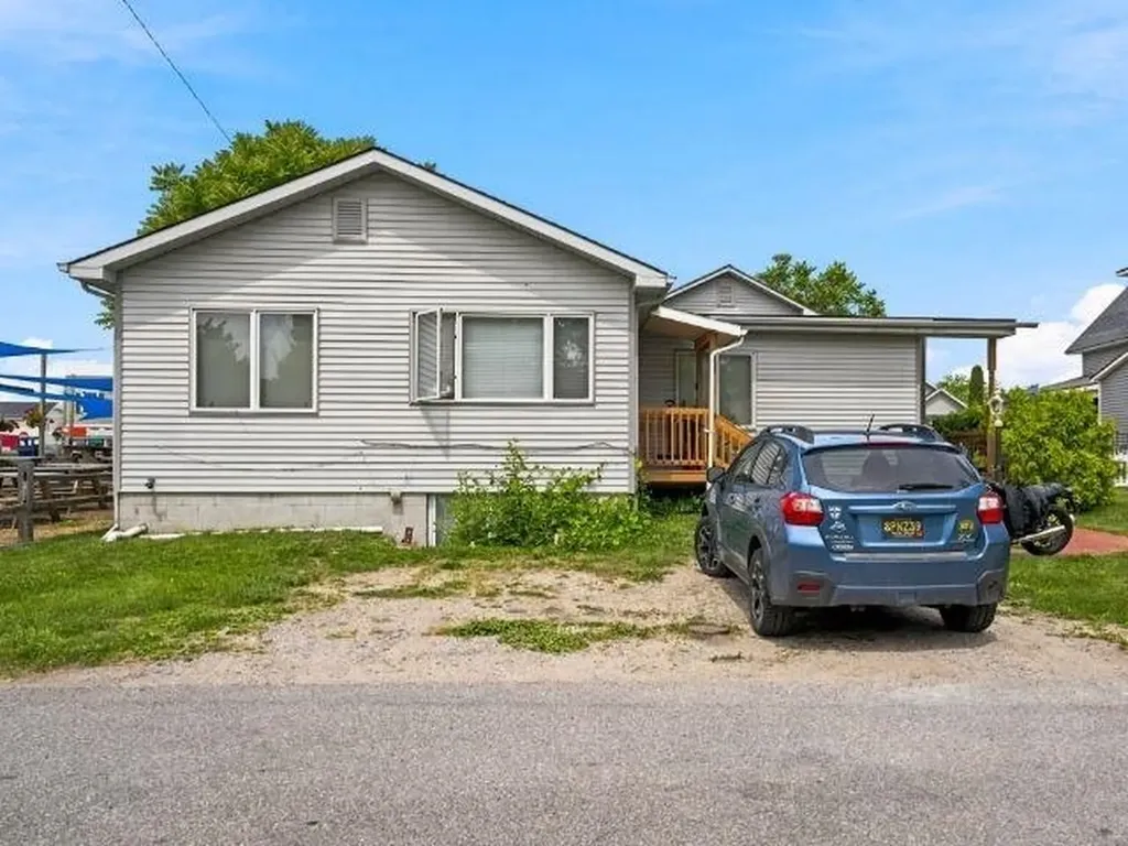 143 S Benzie Boulevard Benzonia Township MI 49617