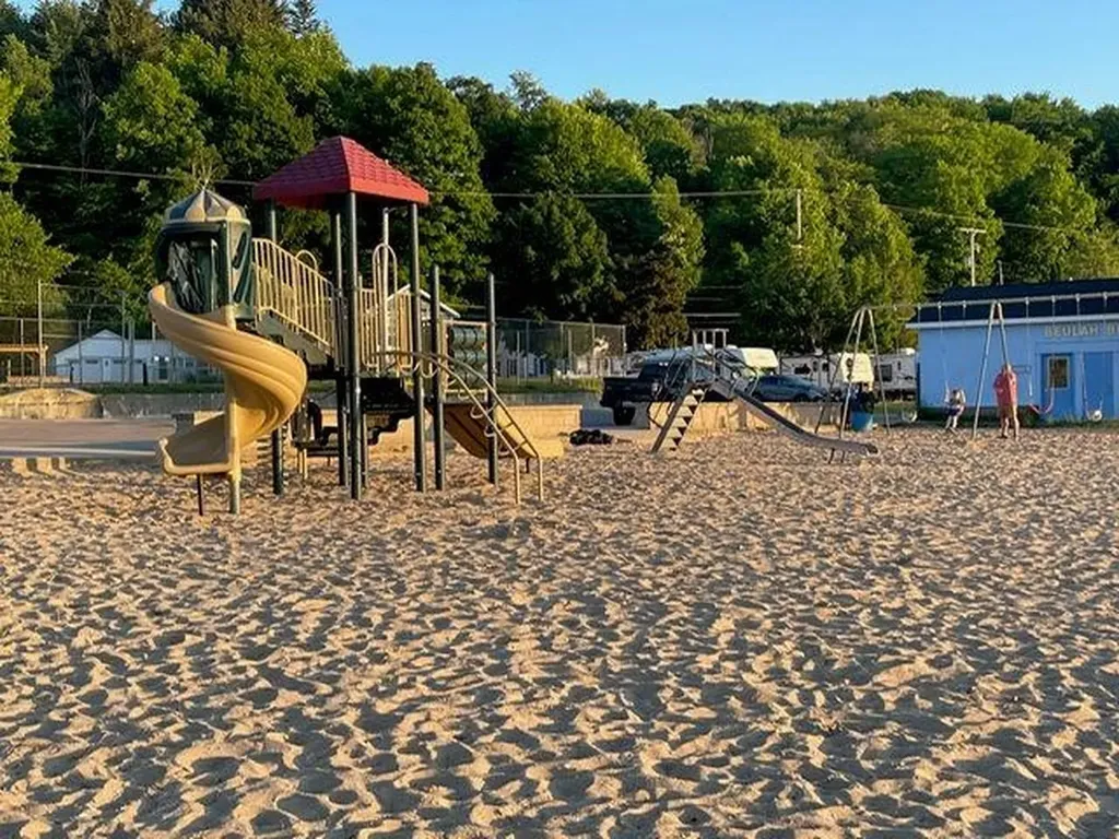 143 S Benzie Boulevard Benzonia Township MI 49617