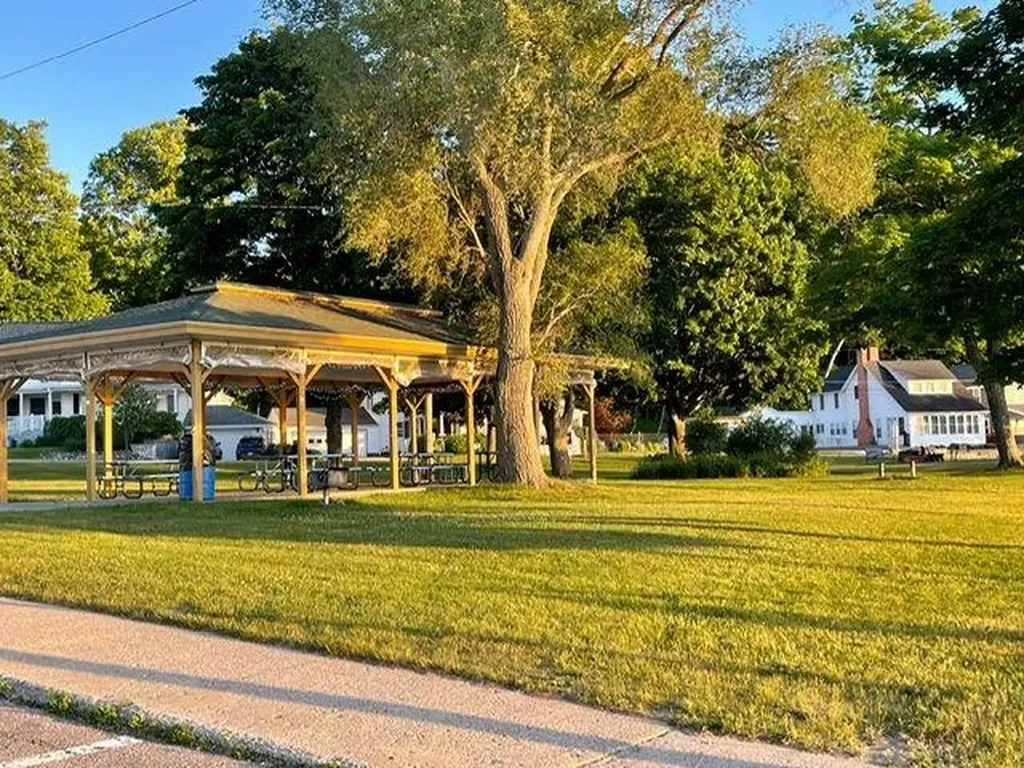 143 S Benzie Boulevard Benzonia Township MI 49617