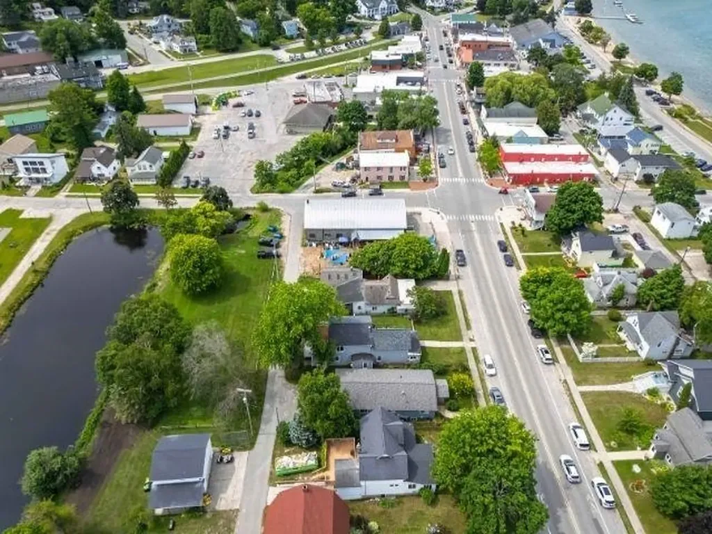 143 S Benzie Boulevard Benzonia Township MI 49617