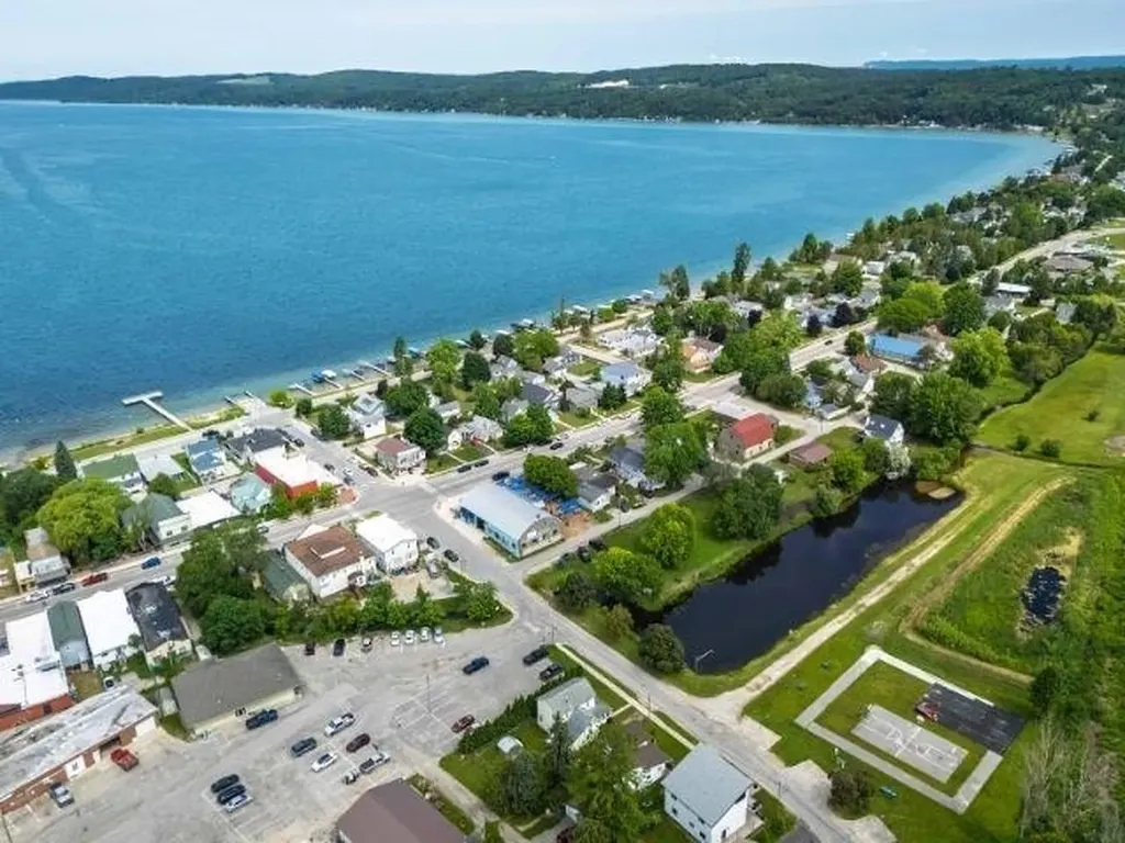 143 S Benzie Boulevard Benzonia Township MI 49617