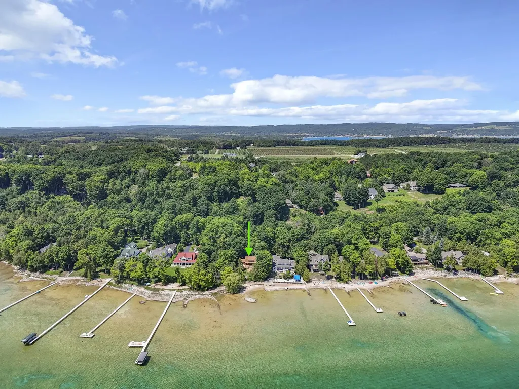 1275 S Nanagosa Trail Suttons Bay Township MI 49682