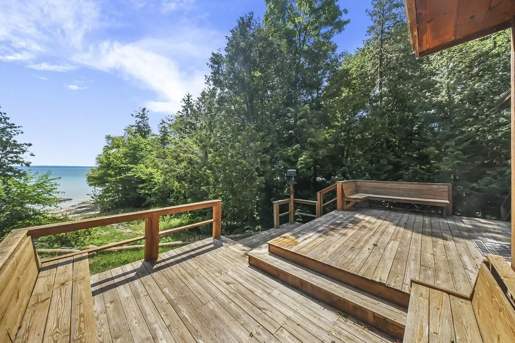 1275 S Nanagosa Trail Suttons Bay Township MI 49682