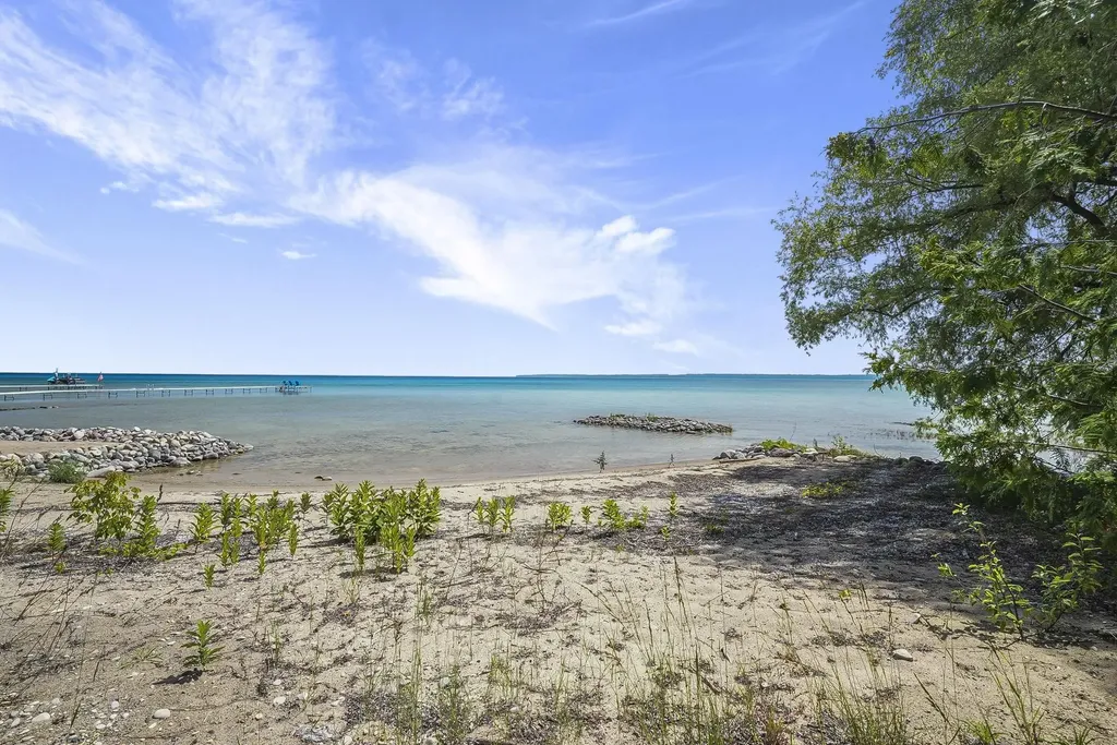 1275 S Nanagosa Trail Suttons Bay Township MI 49682