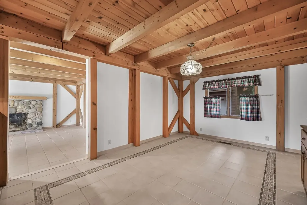 1275 S Nanagosa Trail Suttons Bay Township MI 49682