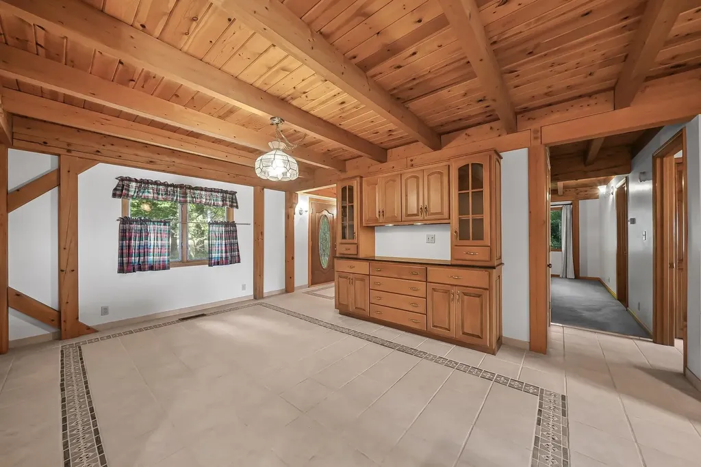 1275 S Nanagosa Trail Suttons Bay Township MI 49682