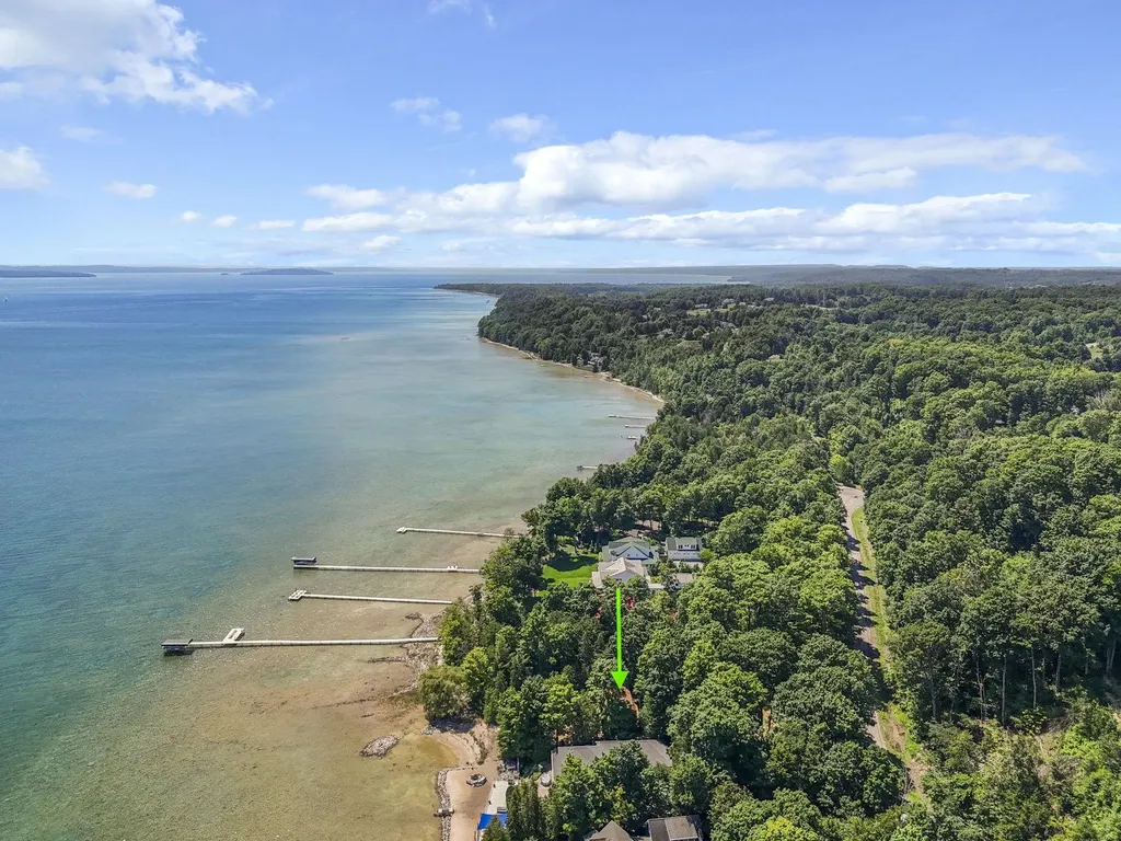 1275 S Nanagosa Trail Suttons Bay Township MI 49682