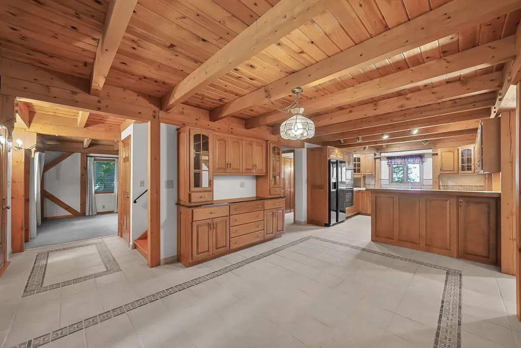 1275 S Nanagosa Trail Suttons Bay Township MI 49682