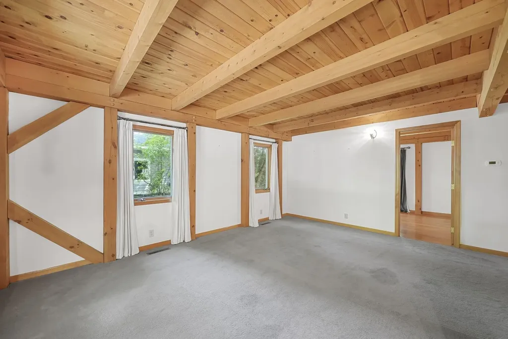 1275 S Nanagosa Trail Suttons Bay Township MI 49682