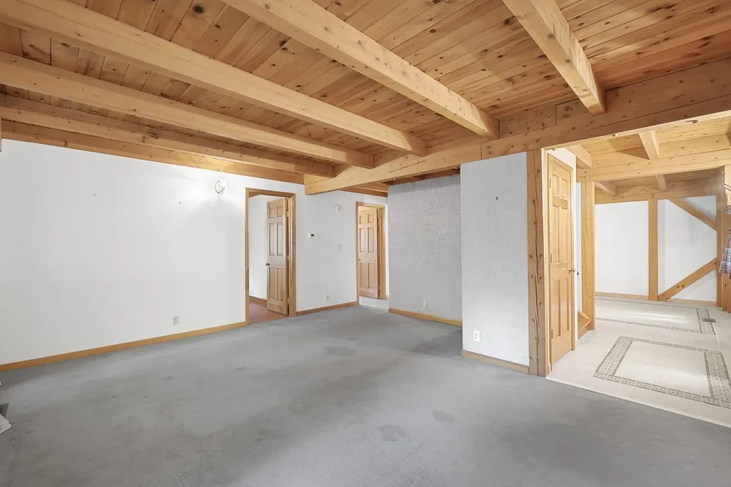 1275 S Nanagosa Trail Suttons Bay Township MI 49682