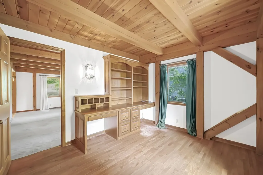 1275 S Nanagosa Trail Suttons Bay Township MI 49682